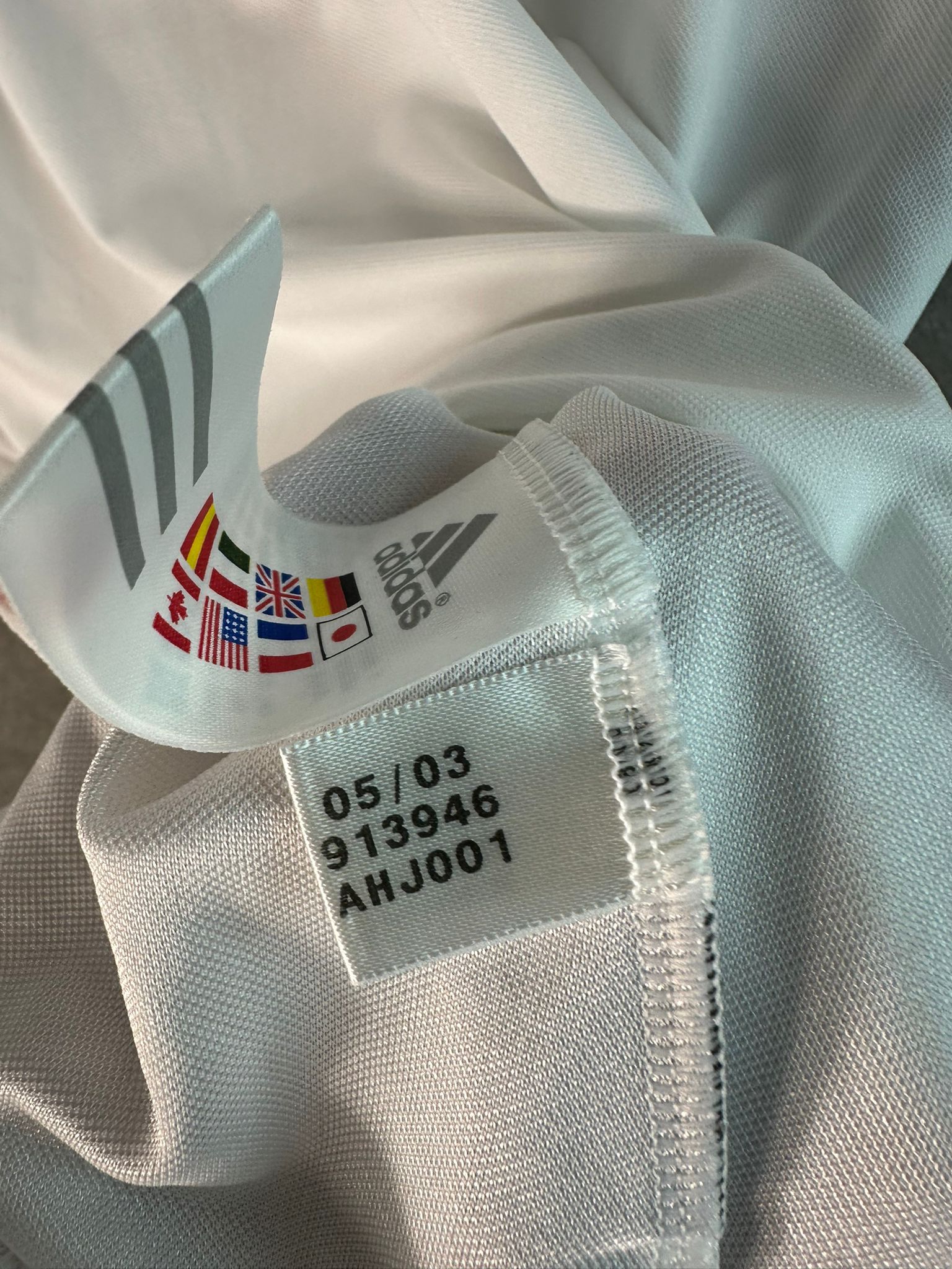 2004/2005 Anderlecht Floqué Ruby #11 (S)